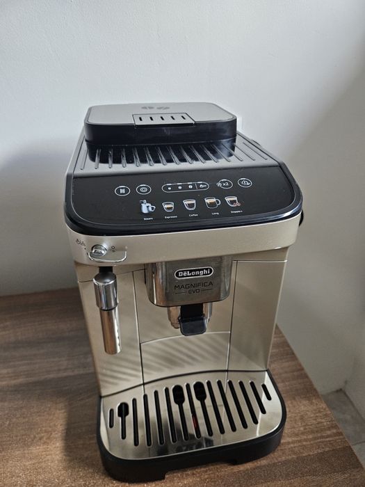 Espressor Delonghi magnifica Evo ca nou! Stare perfecta, fără urme de uzura