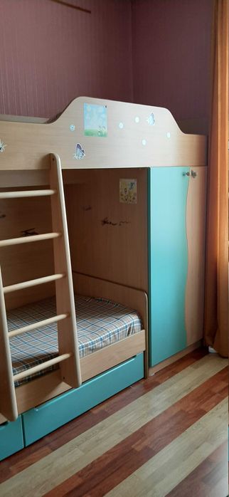 Двухъярусная кровать.