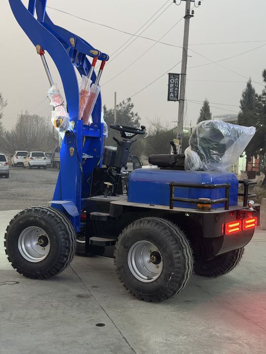 Погрузчик EV 2025