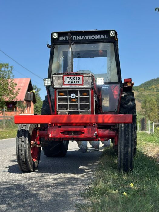 Tractor International 744