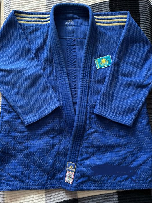 Продам кимоно в отличном состоянии