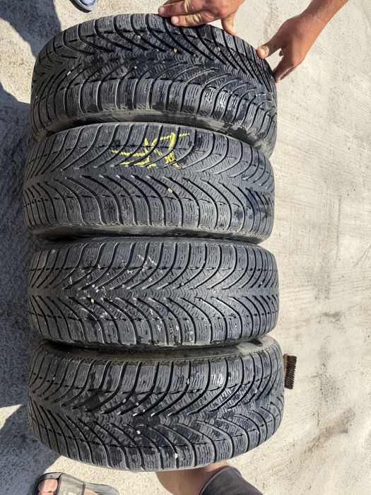 Vând jante 215/55 R16