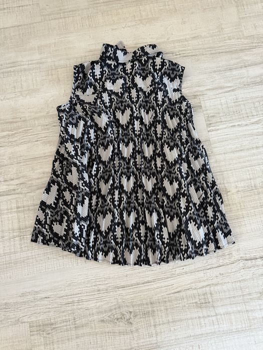 Дамски топ  Love Moschino