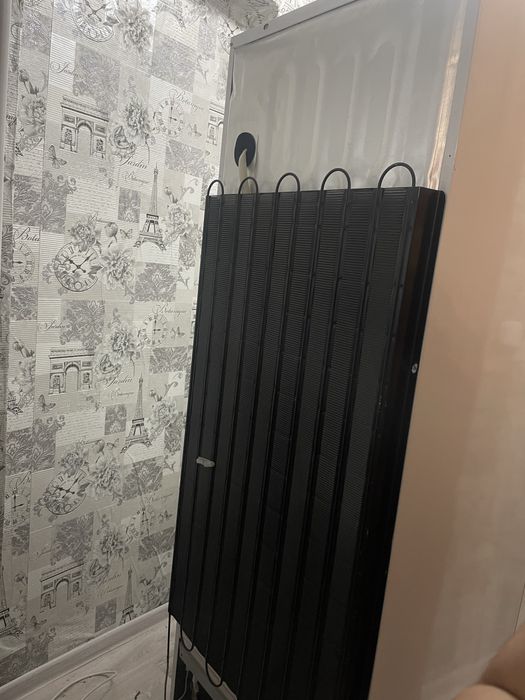 Встроенная морозильная камера