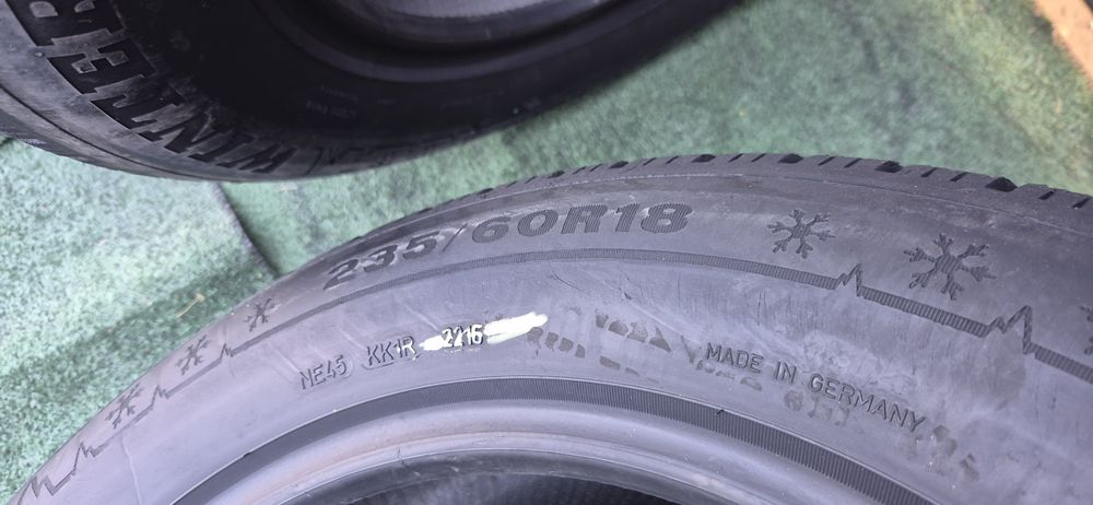 235 60 18 Dunlop m+s