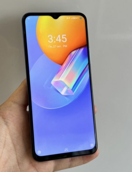 Vivo Y31 память 4/128gb все функции работают.торга нет