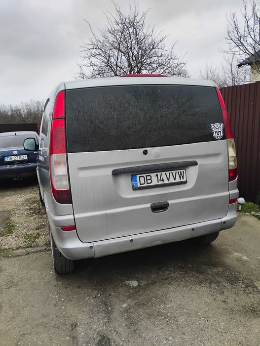 Vând Mercedes vito