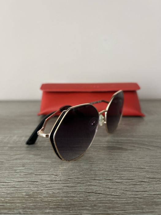 Оригинални слънчеви очила Guess GU7842 – Отлично състояние + Калъф