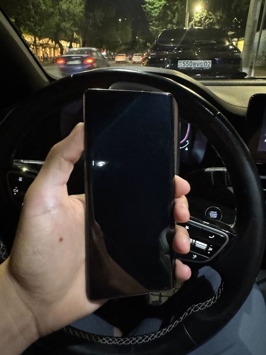 Продам телефон 256 ГБ, AMOLED, 5G, NFC