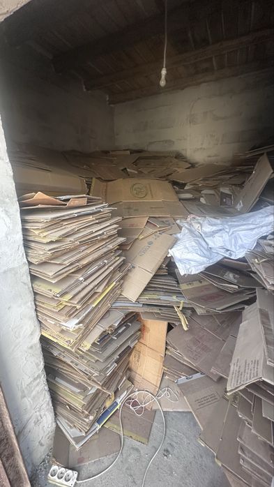 Коробки в большом количестве