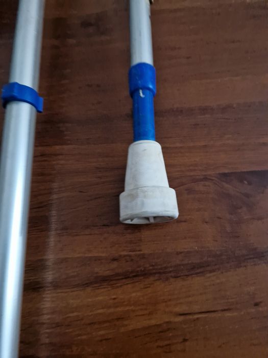 Vând carje medicale