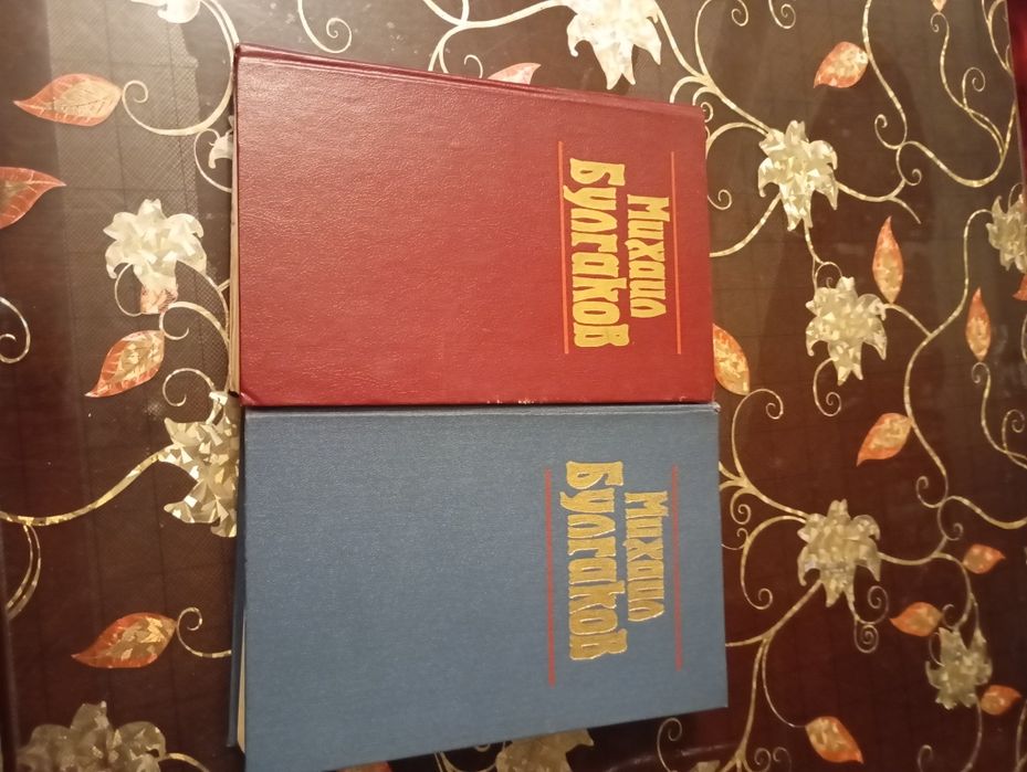 Продаю художественные книги