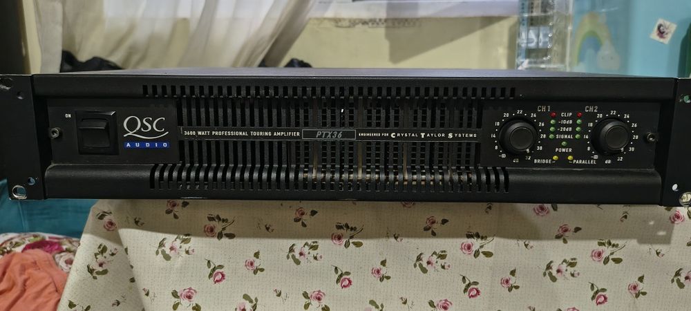 Vând amplificator putere Qsc ptx 36