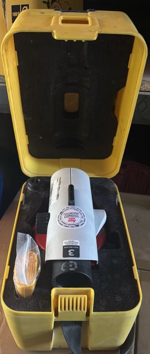 нивелир Leica NA730 plus.