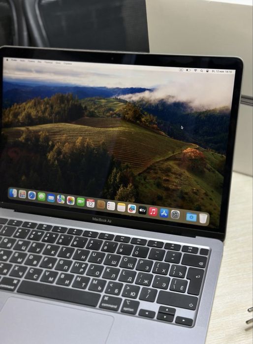Продам MacBook Air 13 2020