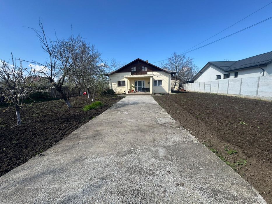 Casă de vânzare.