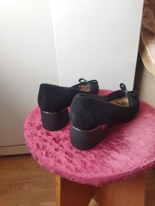 Продам женские туфли