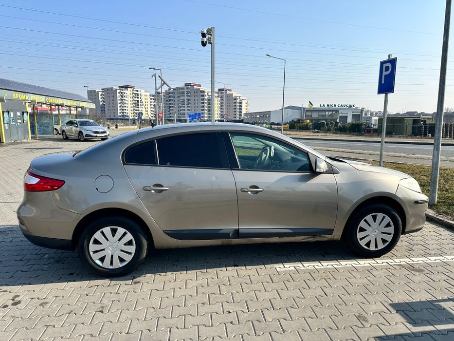 Vând Renault fluence
