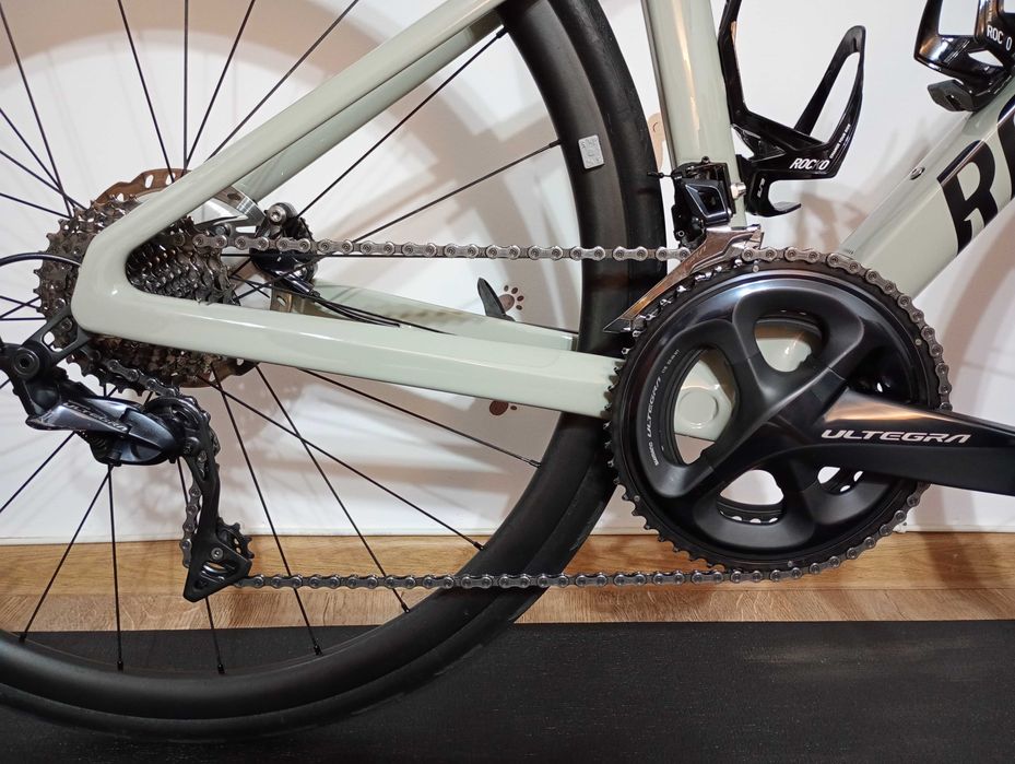 Rose Xlite 04 (7,3 kg, roti carbon 1.360 g, Ultegra, marime 50/XS)