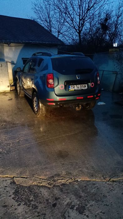Vând Dacia Duster