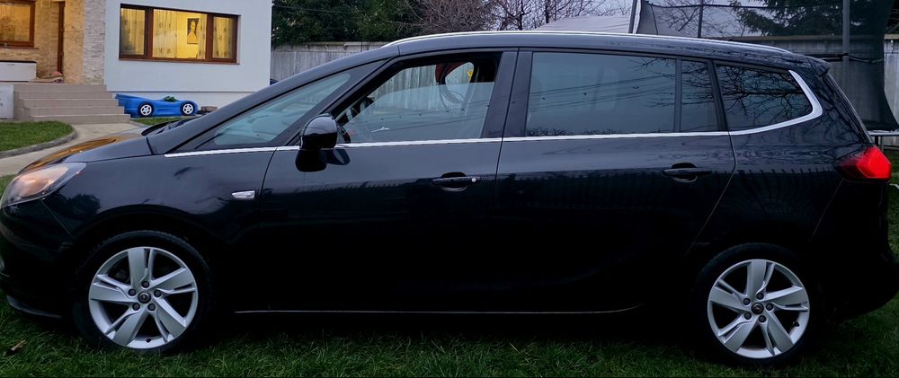 Opel Zafira 7 locuri an 2016