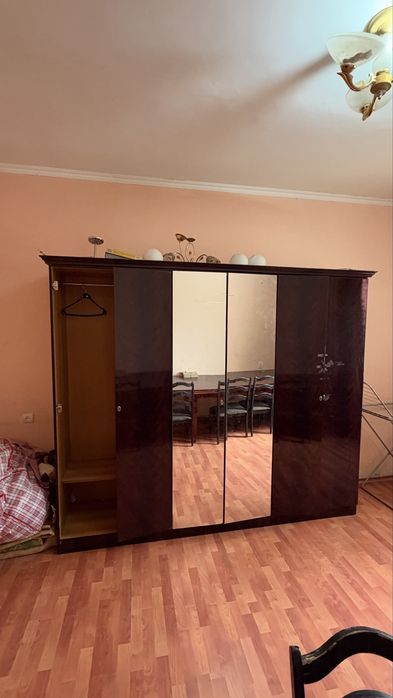 Срочно продам шкаф из дерево