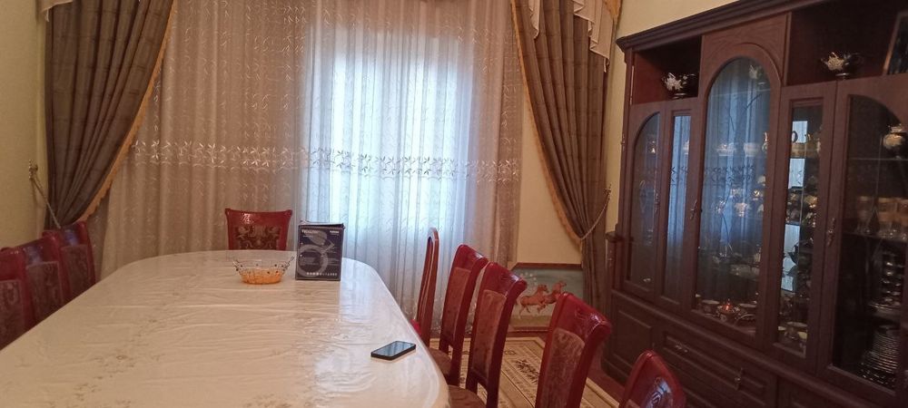 Qarshi shahar Aziya Alyans bank Yonida