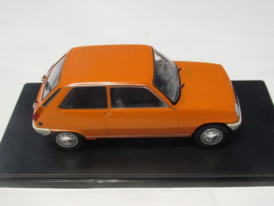 1/24 метални колекционерски колички Renault 5, Fiat UNO