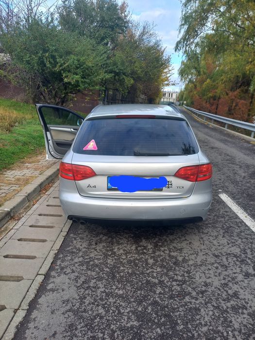 Vând  sau schimb cu doker sau MCV Audi A4 2011