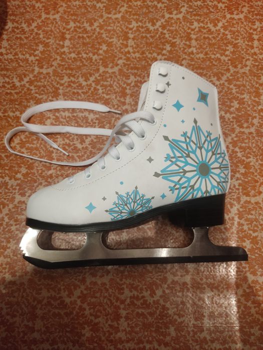 Продам новые фигурные коньки Winter Star