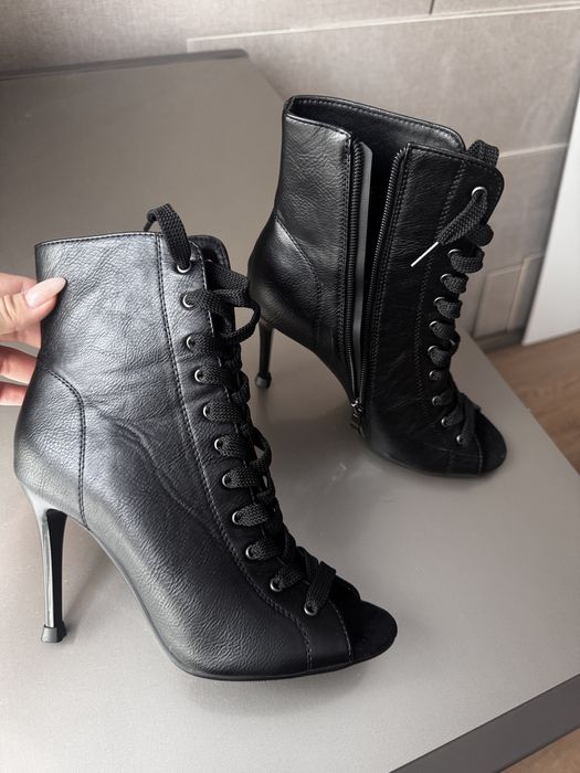 Продам туфли хайхилс 37р новве