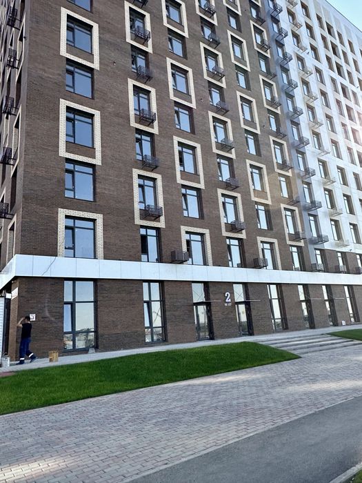 Продам помещение на первой линии проезжей улицы