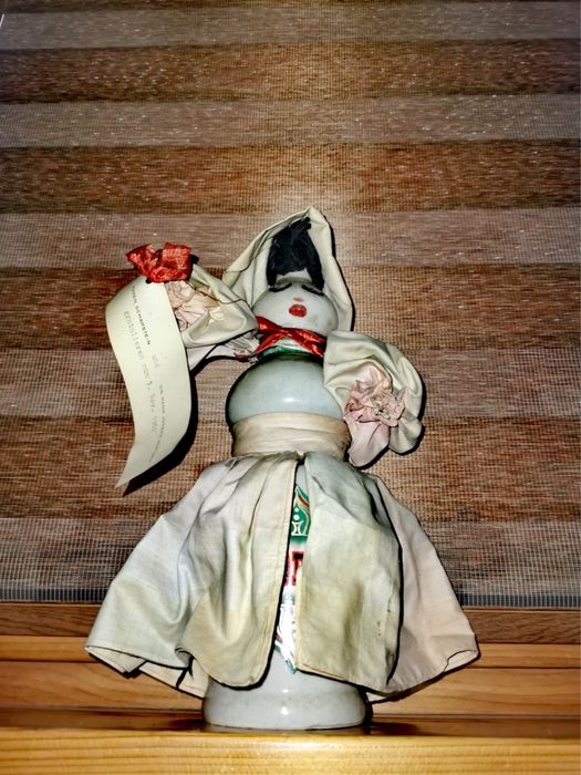 Керамична кукла фигура бутилка wodka polska от 1962 г не отваряна !