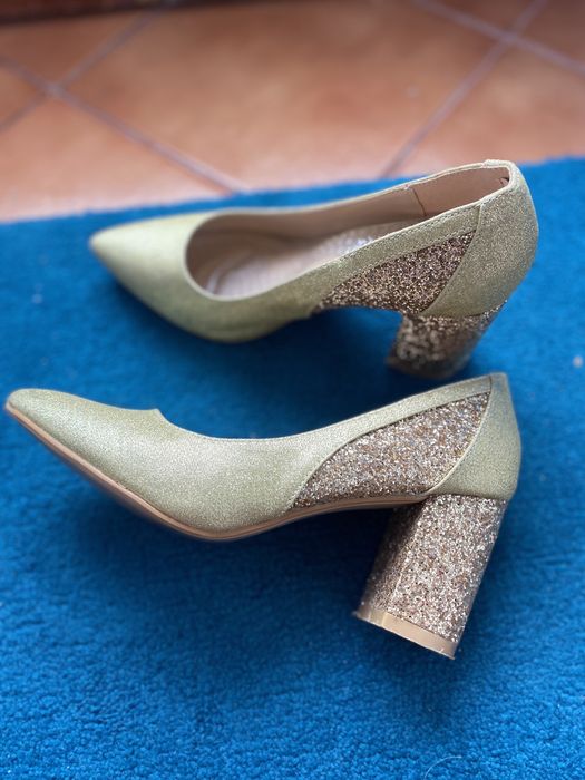 Pantofi aurii 37 comozi, de efect