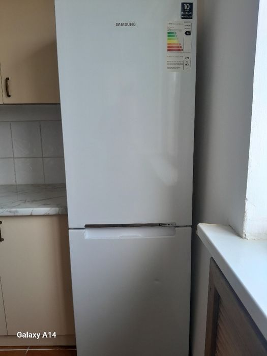 Холодильник б/у.хорошем  состояние.