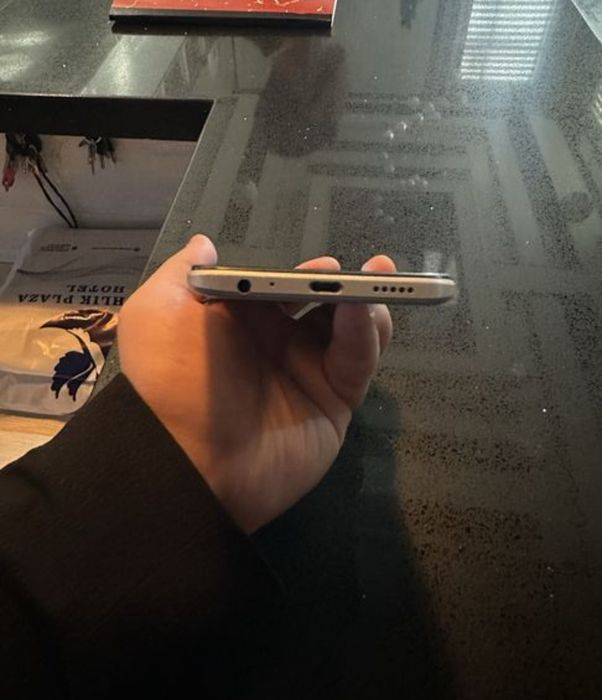 Tecno spark 8 c.  Sotiladi aybi yoʻq idyal