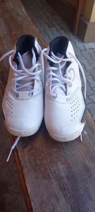 Adidasi baieti nr 37