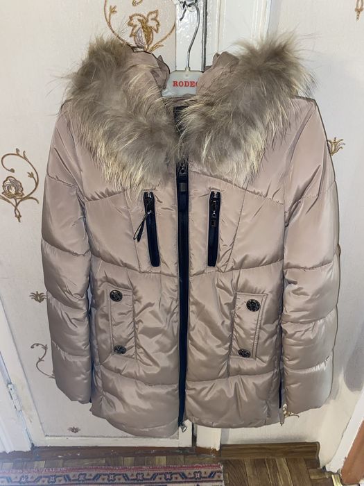 Продаю зимнюю куртку