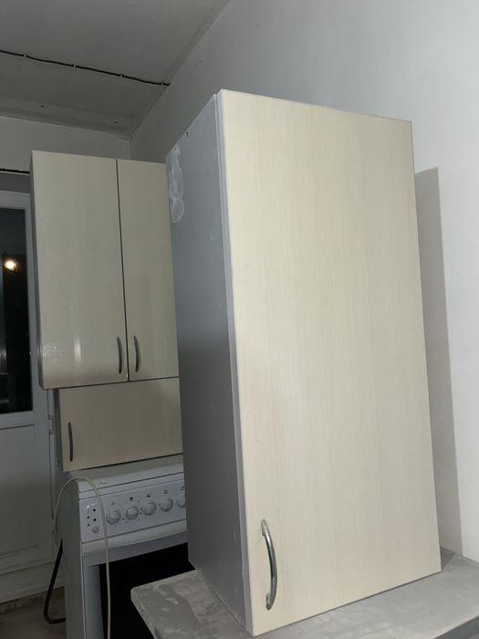 Продам прихожую, и кухонный гарнитур