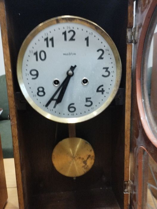 Стари стенни часовници