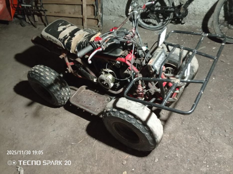 Продам квадроцикал 100000