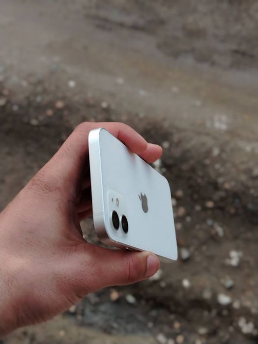 Iphone 12  ideal