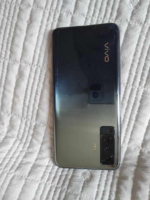 Продаётся Vivo X50
