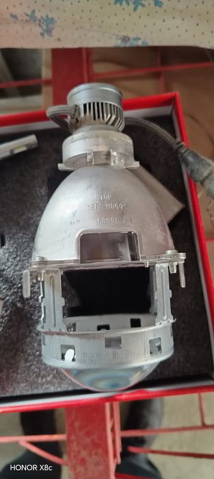 Лед фар продам..