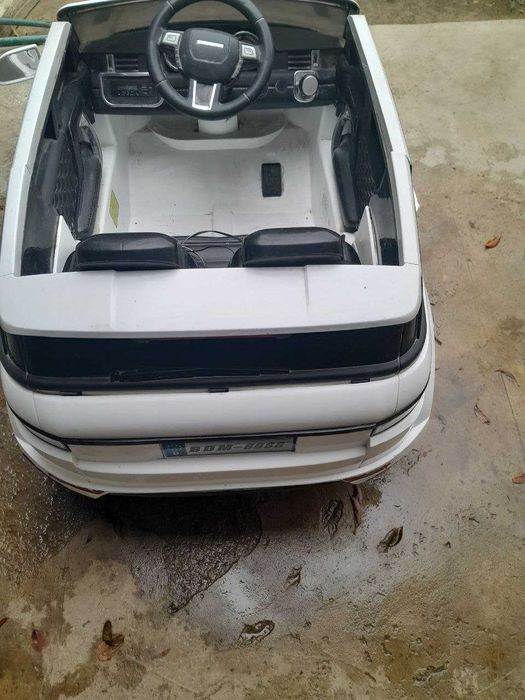 Детская машинка на пульте управления