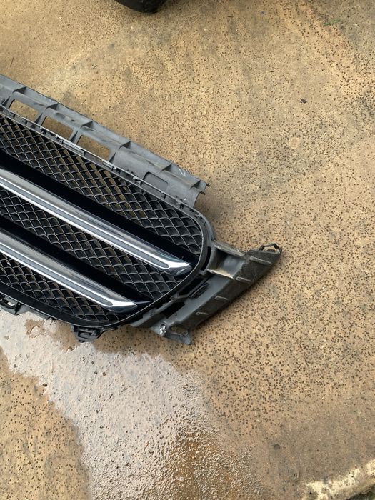 Оригинална предна решетка с емблема за Mercedes-Benz E Class W213