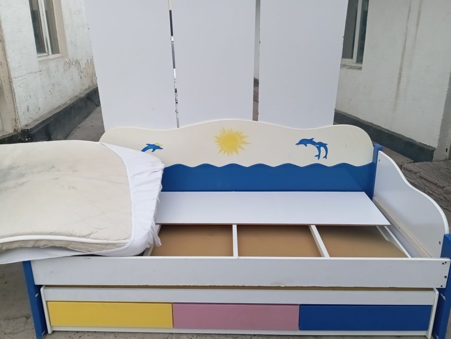 Продам двухъярусную кровать