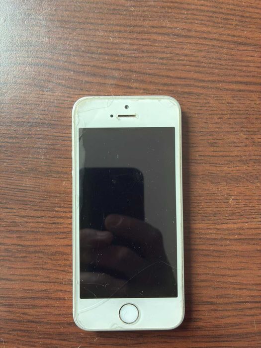 Iphone 5 и 5SE цeли в добро състояние или на части