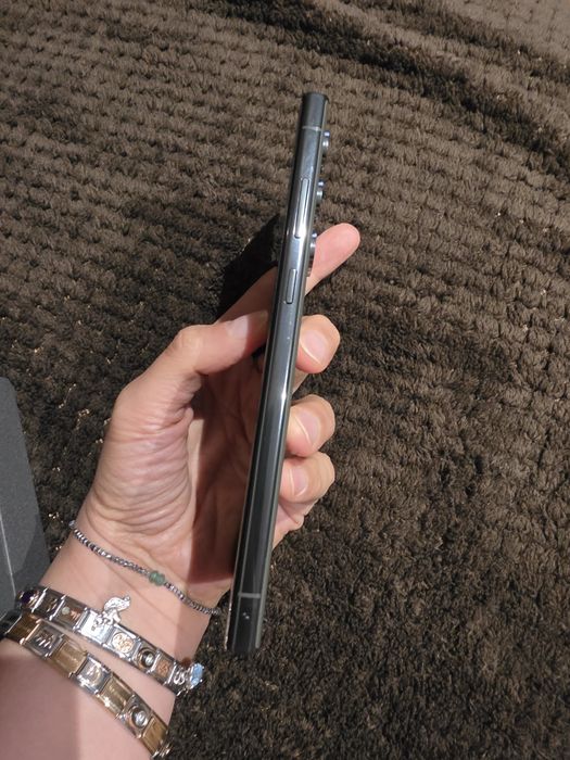 Продавам Samsung S23 Ultra