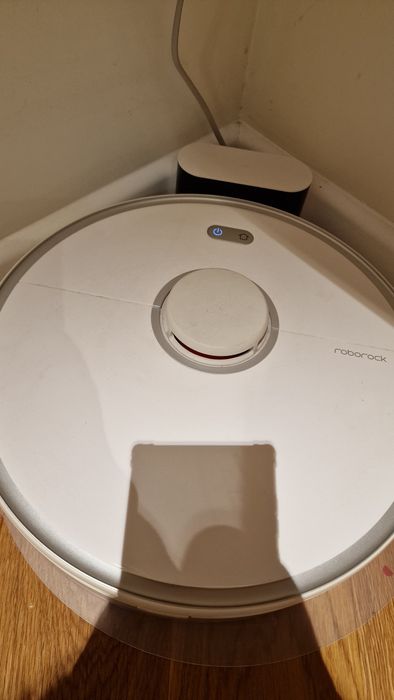 Roborock S5max aspirator ce merge singur